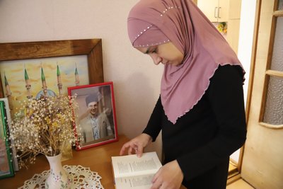 Apishanelerde Ramazan. Rusiye Qırım musulman siyasiy mabüsleriniñ diniy aqlarını boza Apishanelerde Ramazan. Rusiye Qırım musulman siyasiy mabüsleriniñ diniy aqlarını boza