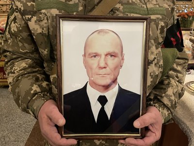 У Полтаві попрощались з воїном, який захищав Україну Анатолієм Капуновим У Полтаві попрощались з воїном, який захищав Україну Анатолієм Капуновим