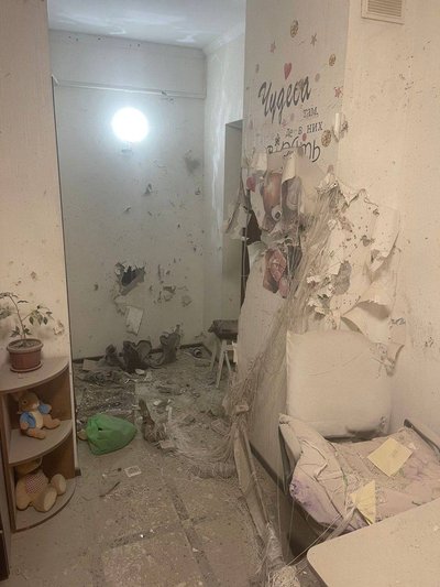руйнування в будинку руйнування в будинку