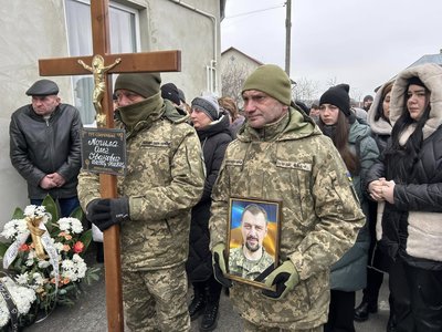 Похорон військового, попрощалися з військовим, Олег Могила, Тернопільщина, лютий 2025 Похорон військового, попрощалися з військовим, Олег Могила, Тернопільщина, лютий 2025