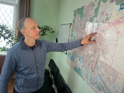Ожеледиця у Житомирі: комунальники цілодобово прибирають дороги й тротуари Ожеледиця у Житомирі: комунальники цілодобово прибирають дороги й тротуари