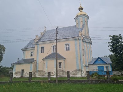 Сутички між вірянами ПЦУ та УПЦ МП на Житомирщині: поліція чергує біля храмів Сутички між вірянами ПЦУ та УПЦ МП на Житомирщині: поліція чергує біля храмів