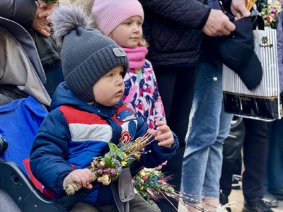 У Вербну неділю житомиряни прийшли до храмів освячувати гілочки верби