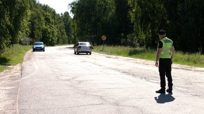Відновити рух на ділянці траси Чернігів-Славутич, де розмило об’їзд через дощі, планують упродовж кількох днів Відновити рух на ділянці траси Чернігів-Славутич, де розмило об’їзд через дощі, планують упродовж кількох днів
