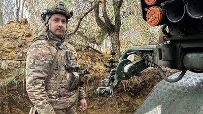 РСЗВ "Град" навідник бойової машини "Град" Олексій на псевдо "Малий" Донецька область РСЗВ "Град" навідник бойової машини "Град" Олексій на псевдо "Малий" Донецька область