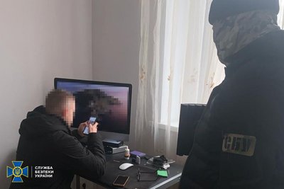 Підозри у держраді та виправданні агресії РФ: СБУ затримала представників медійного блоку УПЦ Підозри у держраді та виправданні агресії РФ: СБУ затримала представників медійного блоку УПЦ
