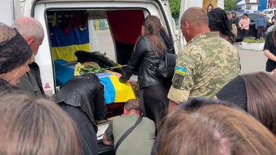 Із 29-річним навідником Романом Літвинюком попрощалися у Володимирецькій громаді на Рівненщині Із 29-річним навідником Романом Літвинюком попрощалися у Володимирецькій громаді на Рівненщині