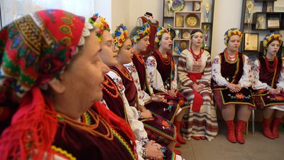 "Ці пісні — спадщина ЮНЕСКО": на Дніпропетровщині 35 років співають козацькі затяжні пісні "Ці пісні — спадщина ЮНЕСКО": на Дніпропетровщині 35 років співають козацькі затяжні пісні
