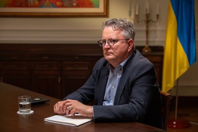 Перший заступник міністра закордонних справ України Сергій Кислиця під час інтервʼю Суспільному у Києві, 16 червня 2025 року Перший заступник міністра закордонних справ України Сергій Кислиця під час інтервʼю Суспільному у Києві, 16 червня 2025 року