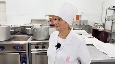"Не чекаємо закінчення – сніданок організовуємо в укритті": як у Прилуках годують школярів під час затяжних тривог "Не чекаємо закінчення – сніданок організовуємо в укритті": як у Прилуках годують школярів під час затяжних тривог