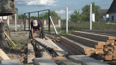 "Хочу дітям прищепити любов до села": історія Алли Кіптель, яка придбала майже 100-річний будинок на хуторі "Хочу дітям прищепити любов до села": історія Алли Кіптель, яка придбала майже 100-річний будинок на хуторі