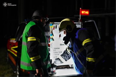 На Черкащині рятувальники ліквідували наслідки удару російського БпЛА На Черкащині рятувальники ліквідували наслідки удару російського БпЛА