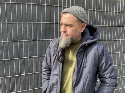 Їх житло тричі було під обстрілом. У Херсоні волонтери евакуювали подружжя з прибережної зони Їх житло тричі було під обстрілом. У Херсоні волонтери евакуювали подружжя з прибережної зони