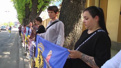 142 акція на підтримку родин військовополонених та зниклих безвісти "Поверніть героїв з полону" відбулася у Хмельницькому 142 акція на підтримку родин військовополонених та зниклих безвісти "Поверніть героїв з полону" відбулася у Хмельницькому