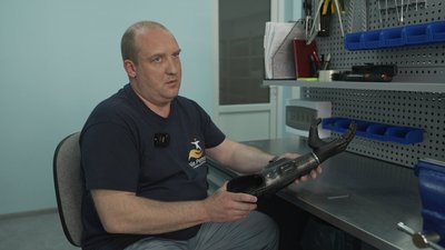 "Виготовляється під кожного пацієнта індивідуально": як у Вінниці захисникам встановлюють біонічні протези "Виготовляється під кожного пацієнта індивідуально": як у Вінниці захисникам встановлюють біонічні протези
