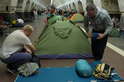 "Тут більша захищеність": під час обстрілу РФ Києва в метро укривалося майже 42 тисячі людей "Тут більша захищеність": під час обстрілу РФ Києва в метро укривалося майже 42 тисячі людей