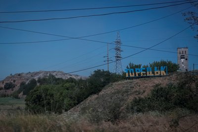 Живуть в підвалах, укриттях. Скільки людей залишається в Торецьку