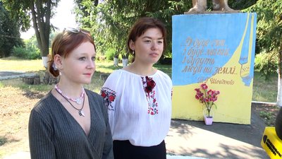 Шевченко замість Леніна: історія перетворення пам'ятника на Житомирщині Шевченко замість Леніна: історія перетворення пам'ятника на Житомирщині