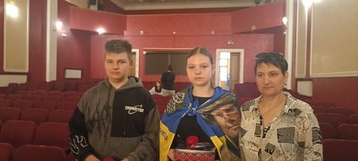 День Героїв України: на Житомирщині дітям загиблих військових вручили срібні кулони "Батьківське серце" День Героїв України: на Житомирщині дітям загиблих військових вручили срібні кулони "Батьківське серце"