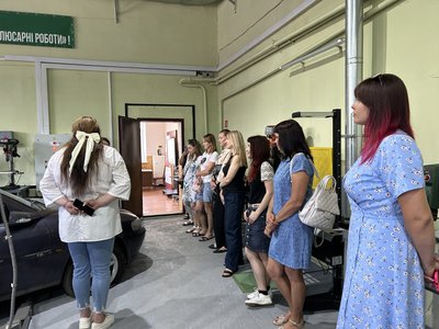 У Кременчуці жінок безоплатно навчають професії слюсарка У Кременчуці жінок безоплатно навчають професії слюсарка