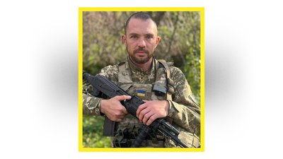 На Чернігівщині попрощалися із загиблими бійцями Олександром Шешенею, Вадимом Пильником, Олександром Гончаровим На Чернігівщині попрощалися із загиблими бійцями Олександром Шешенею, Вадимом Пильником, Олександром Гончаровим