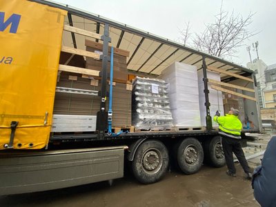 До "Софії Київської" прибув ювілейний 20-й вантаж гумдопомоги для українських музеїв До "Софії Київської" прибув ювілейний 20-й вантаж гумдопомоги для українських музеїв