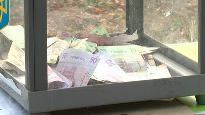 Грає на гітарі та збирає донати: на Вінниччині дев'ятирічний Ярослав допомагає оборонцям