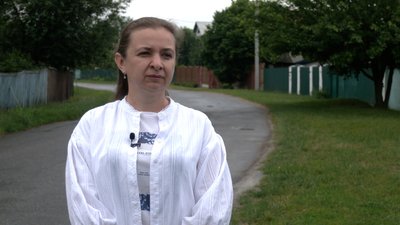 Дали ключі, а потім забрали: чому багатодітна сім'я 9 місяців чекає на заселення до будинку в Ягідному на Чернігівщині Дали ключі, а потім забрали: чому багатодітна сім'я 9 місяців чекає на заселення до будинку в Ягідному на Чернігівщині