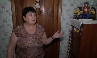 Переселенка з Соледара Валентина Мирошниченко в гуртожитку у Нововолинську