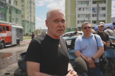 Ігор Терехов на місці авіаудару в Харкові Ігор Терехов на місці авіаудару в Харкові