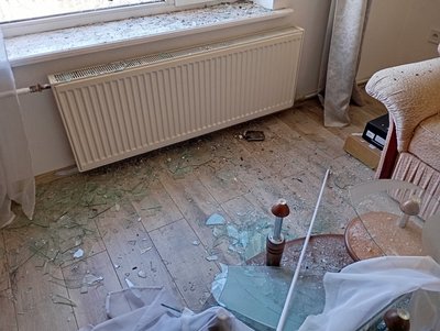 "Як на вулкані. Кожен день летять": у Сумах російський дрон пошкодив приватний будинок "Як на вулкані. Кожен день летять": у Сумах російський дрон пошкодив приватний будинок