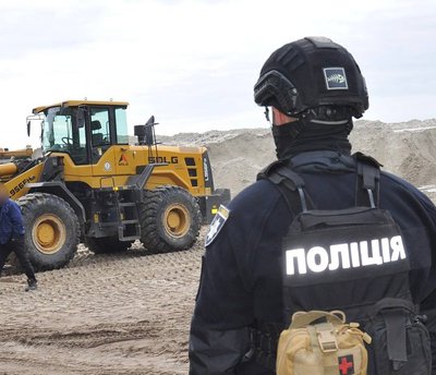 На Черкащині на Кременчуцькому водосховищі незаконно видобули майже 50 тисяч тонн піску: є підозрювані На Черкащині на Кременчуцькому водосховищі незаконно видобули майже 50 тисяч тонн піску: є підозрювані