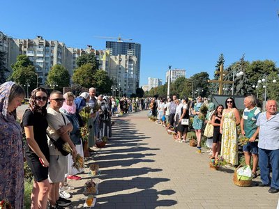 Букети сухоцвітів та випічка: що освячують черкасці на Маковія Букети сухоцвітів та випічка: що освячують черкасці на Маковія