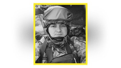 На Чернігівщині попрощалися з захисниками Олегом Гомоном, Станіславом Голубом, Ігорем Синицьким та Максимом Литвином На Чернігівщині попрощалися з захисниками Олегом Гомоном, Станіславом Голубом, Ігорем Синицьким та Максимом Литвином