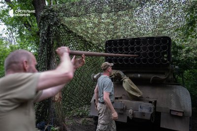 Розрахунок РСЗВ "Град" 93-ї бригади "Холодний Яр" працює на Костянтинівському напрямку. Донеччина, червень 2026 року Розрахунок РСЗВ "Град" 93-ї бригади "Холодний Яр" працює на Костянтинівському напрямку. Донеччина, червень 2026 року