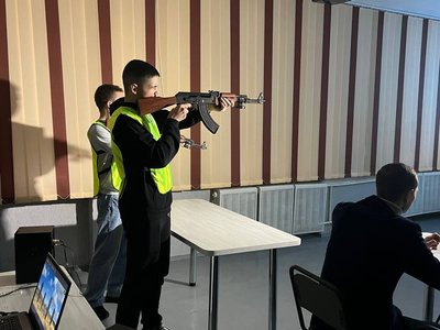 Стрілецькі змагання "Патріот" між старшокласниками у вінницькому ліцеї №22 Стрілецькі змагання "Патріот" між старшокласниками у вінницькому ліцеї №22