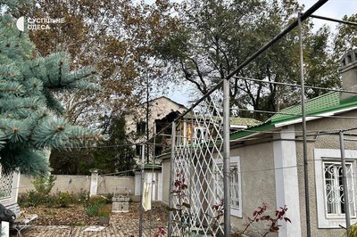 Понад 10 пошкоджених будинків: фото наслідків російської атаки по Одесі 18 жовтня Понад 10 пошкоджених будинків: фото наслідків російської атаки по Одесі 18 жовтня