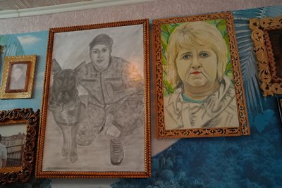 "Інакше не можу": 74-річний Віктор Кутах з Ворожби творчістю бореться зі стресом "Інакше не можу": 74-річний Віктор Кутах з Ворожби творчістю бореться зі стресом