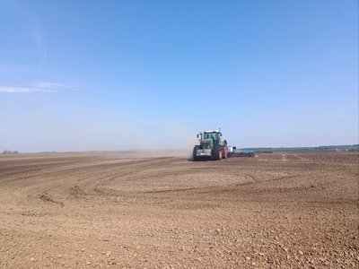На Волині аграрії почали сіяти кукурудзу, сою та соняшник На Волині аграрії почали сіяти кукурудзу, сою та соняшник