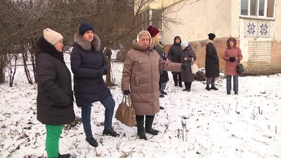 Мешканці п'ятиповерхівки у Хмельницькому проти будівництва дев'ятиповерхівки: у чому причина Мешканці п'ятиповерхівки у Хмельницькому проти будівництва дев'ятиповерхівки: у чому причина