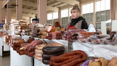 Які ціни на продукти на одеському "Привозі" напередодні Великодня