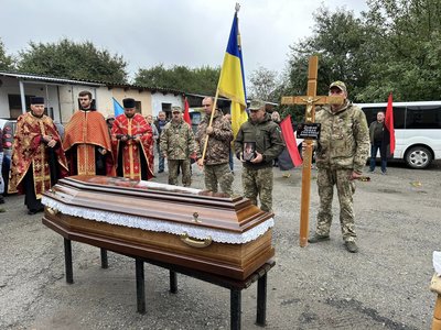 ЗСУ, похорон воїна, прощання з бійцем ЗСУ, похорон воїна, прощання з бійцем