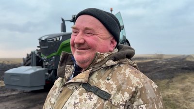 Повернувся до професії після трьох років в ЗСУ: як ветеран з Чернігівщини знову сів за кермо трактора Повернувся до професії після трьох років в ЗСУ: як ветеран з Чернігівщини знову сів за кермо трактора