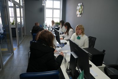Виплати для переселенців: хто отримує на Сумщині, а кому відмовляють Виплати для переселенців: хто отримує на Сумщині, а кому відмовляють