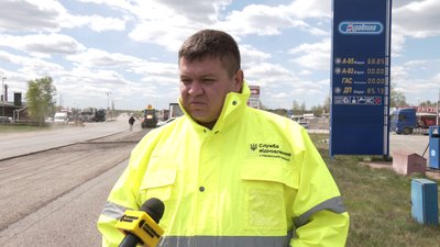 "Люди колеса б'ють, диски, усе, що можна": як ремонтують трасу міжнародного значення на Рівненщині "Люди колеса б'ють, диски, усе, що можна": як ремонтують трасу міжнародного значення на Рівненщині