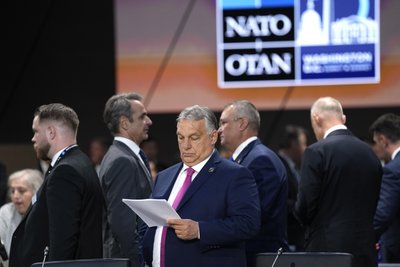 Прем'єр-міністр Угорщини Віктор Орбан під час Робочої сесії III саміту НАТО у Вашингтоні Прем'єр-міністр Угорщини Віктор Орбан під час Робочої сесії III саміту НАТО у Вашингтоні