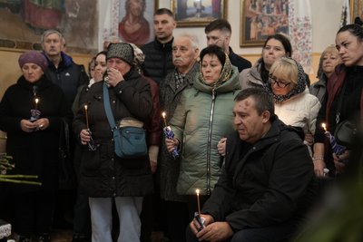 "Ми гуляли, на ковзанку ходили": спогади про вбиту російською армією 14-річну Аню Кушнарьову з Сум "Ми гуляли, на ковзанку ходили": спогади про вбиту російською армією 14-річну Аню Кушнарьову з Сум