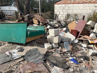 “Виліз із вирви й пішов до сусіда”. Сум'янин вижив після прямого влучання безпілотника в будинок “Виліз із вирви й пішов до сусіда”. Сум'янин вижив після прямого влучання безпілотника в будинок