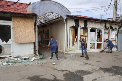 Знищені кіоски та мільйонні збитки: наслідки нічних ударів по Херсону Знищені кіоски та мільйонні збитки: наслідки нічних ударів по Херсону
