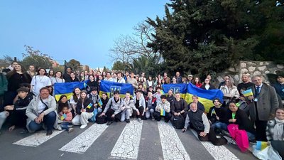 Школярі, Безьє, Франція